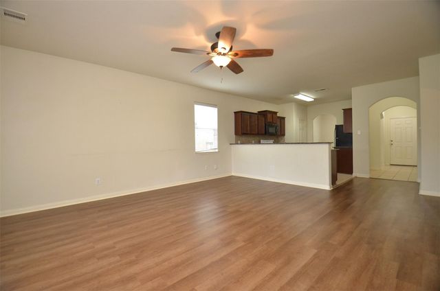 30902 W Lost Creek Boulevard, Magnolia, TX 77355