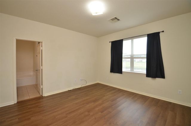 30902 W Lost Creek Boulevard, Magnolia, TX 77355