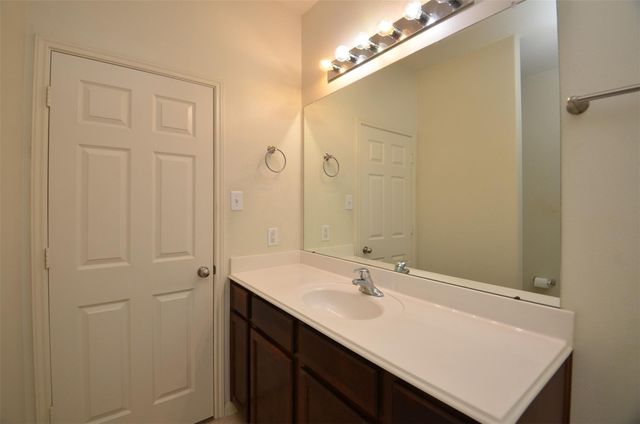 30902 W Lost Creek Boulevard, Magnolia, TX 77355