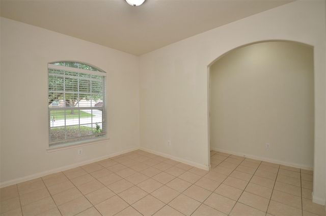 30902 W Lost Creek Boulevard, Magnolia, TX 77355