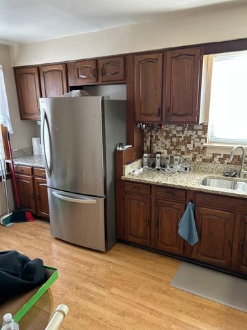 1439 S Central Avenue, Cicero, IL 60804