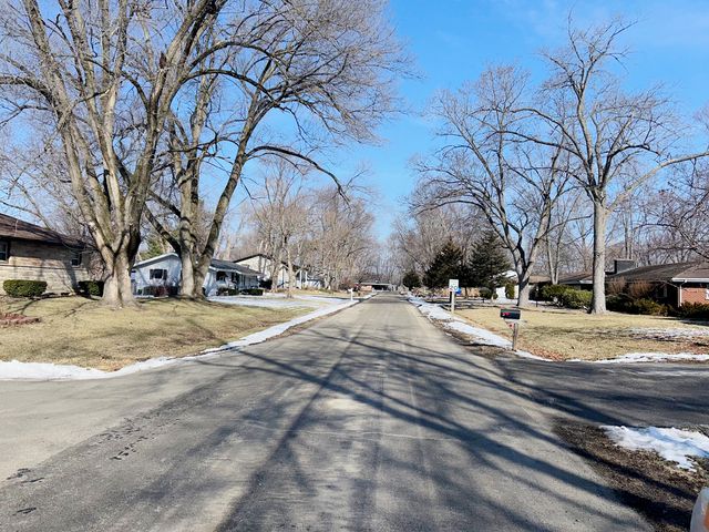 44 Strasma West Drive, Kankakee, IL 60901