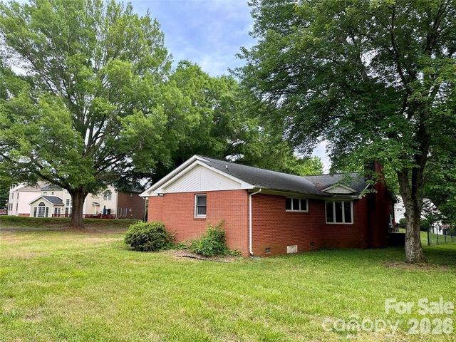 10100 Sam Furr Road, Huntersville, NC 28078