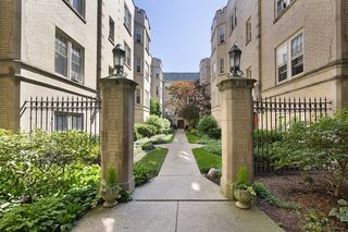 819 Forest Avenue 2W, Evanston, IL 60202