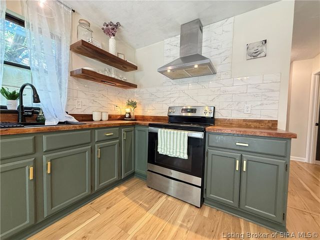 206 Slate Run Drive, Henryville, IN 47126