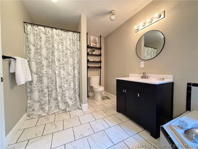 206 Slate Run Drive, Henryville, IN 47126