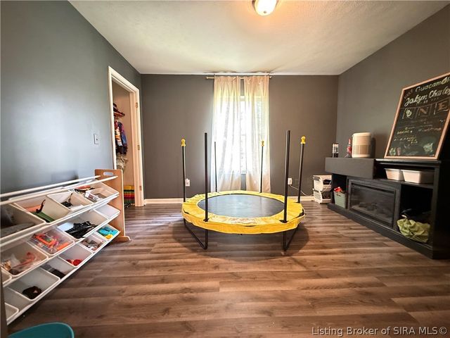 206 Slate Run Drive, Henryville, IN 47126