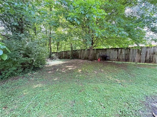 206 Slate Run Drive, Henryville, IN 47126