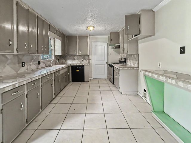 3413 Oleander Avenue, Texas City, TX 77590