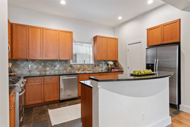 4830 Cedar Springs Road 32, Dallas, TX 75219