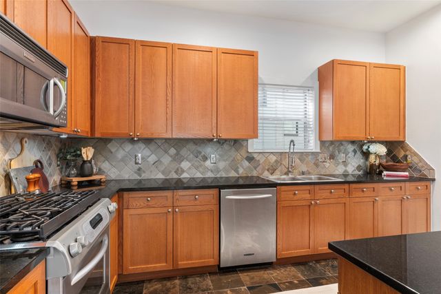 4830 Cedar Springs Road 32, Dallas, TX 75219