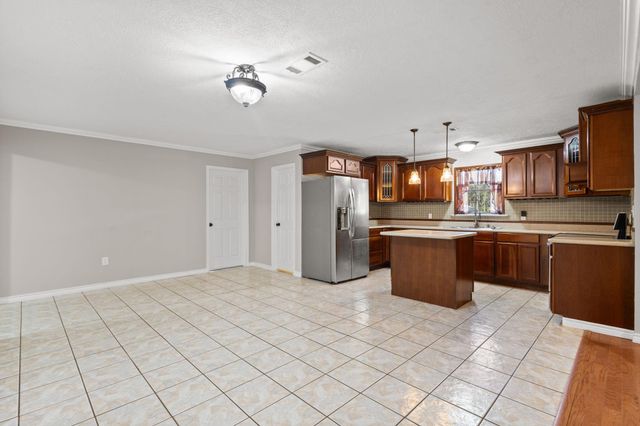 169 County Road 4770, Warren, TX 77664