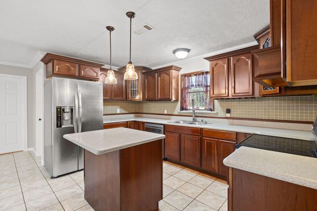 169 County Road 4770, Warren, TX 77664