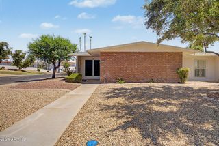 10501 W PALMERAS Drive, Sun City, AZ 85373
