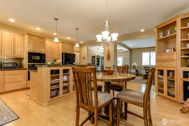 7607 46th Street NW, Gig Harbor, WA 98335