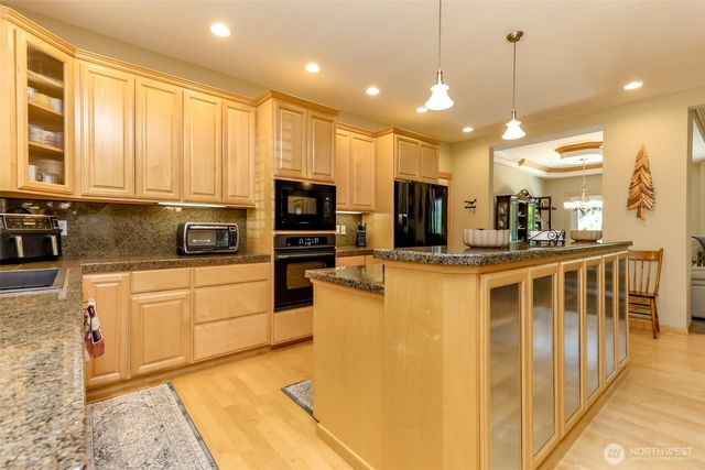 7607 46th Street NW, Gig Harbor, WA 98335