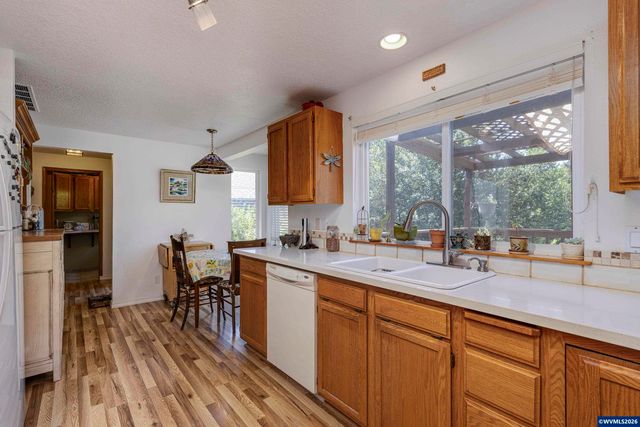 515 SE Palmer Ln, Dayton, OR 97114