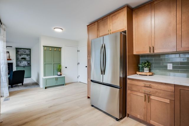 11723 E Fireside Ln, Derby, KS 67037