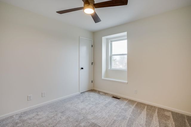 11723 E Fireside Ln, Derby, KS 67037