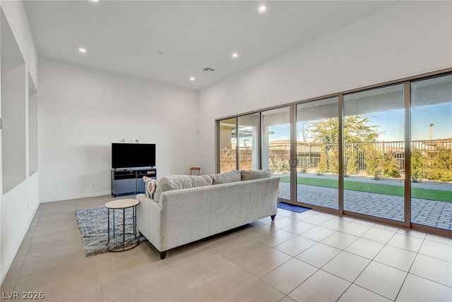 6684 Regency Stone Way, Las Vegas, NV 89148