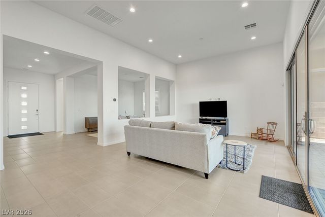 6684 Regency Stone Way, Las Vegas, NV 89148