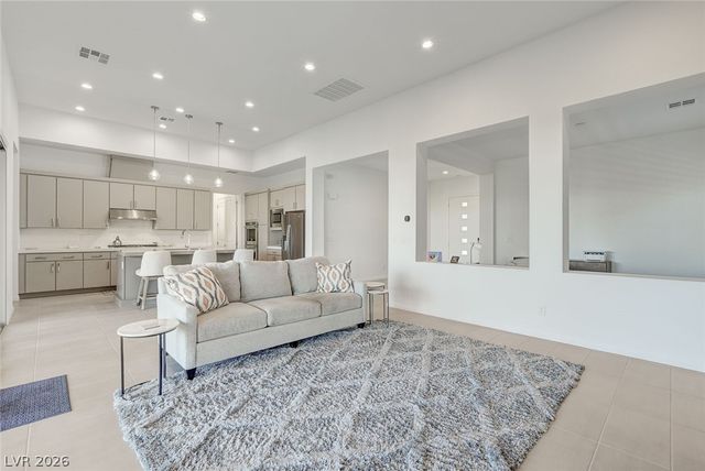 6684 Regency Stone Way, Las Vegas, NV 89148