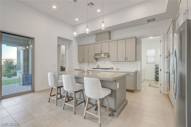 6684 Regency Stone Way, Las Vegas, NV 89148