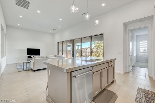 6684 Regency Stone Way, Las Vegas, NV 89148