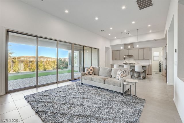 6684 Regency Stone Way, Las Vegas, NV 89148