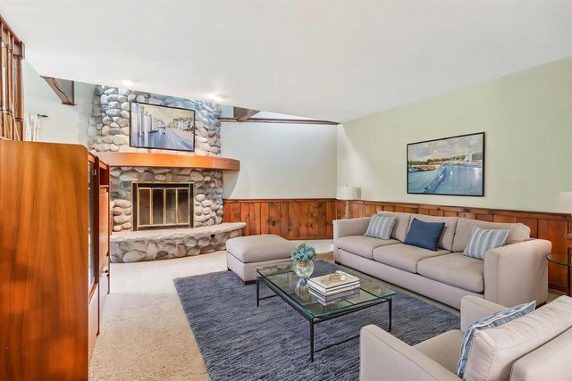 N40W32786 Wildwood LANE, Nashotah, WI 53058