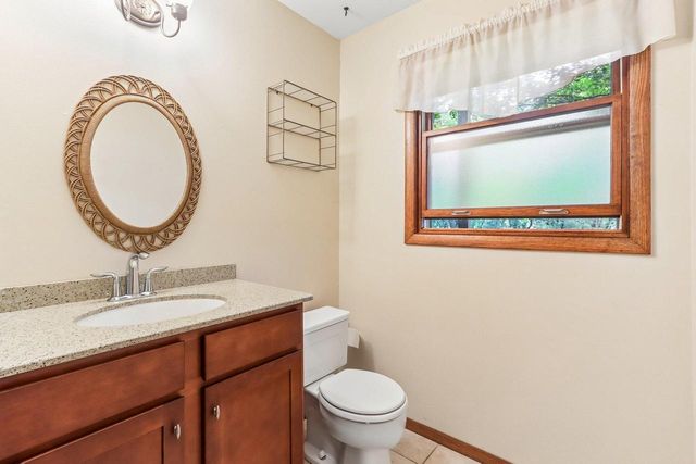 N40W32786 Wildwood LANE, Nashotah, WI 53058