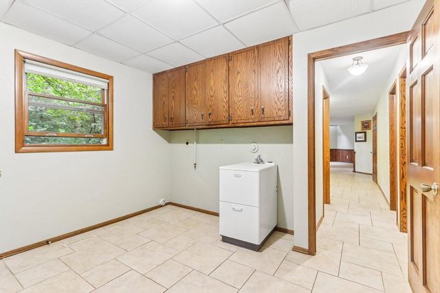 N40W32786 Wildwood LANE, Nashotah, WI 53058