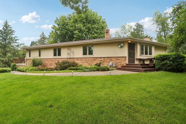 N40W32786 Wildwood LANE, Nashotah, WI 53058