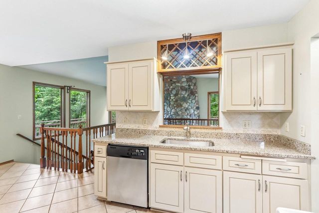 N40W32786 Wildwood LANE, Nashotah, WI 53058