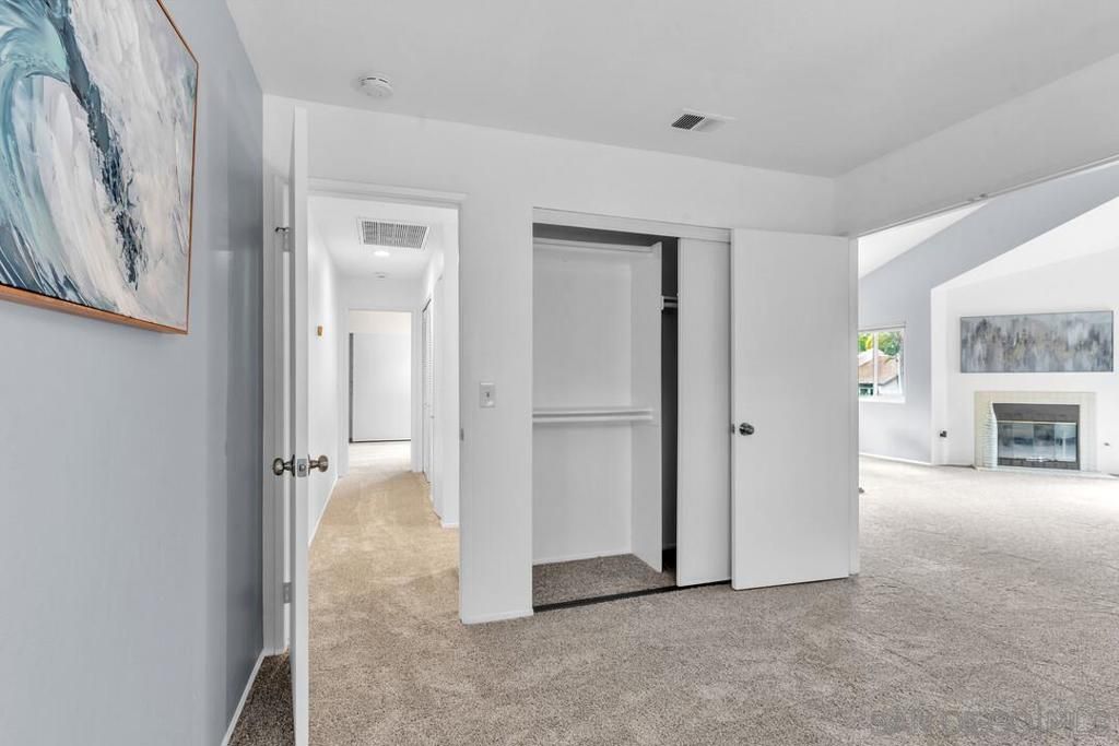 Image 14 of property listing at 11235 Avenida De Los Lobos C, San Diego, CA 92128