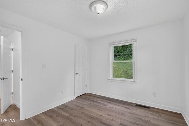 1569 Valley Drive, Bristol, TN 37620