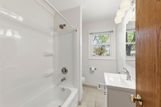 5301 Quebec Avenue N, New Hope, MN 55428