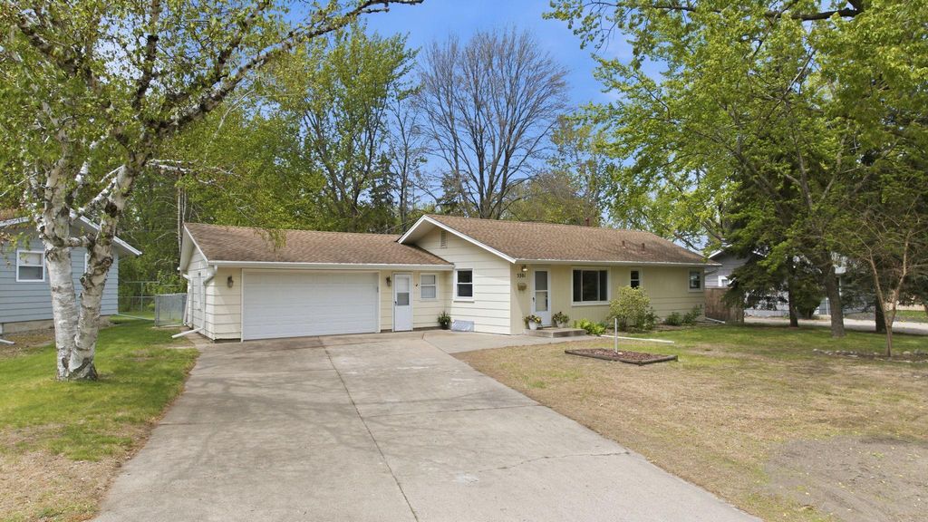 5301 Quebec Avenue N, New Hope, MN 55428