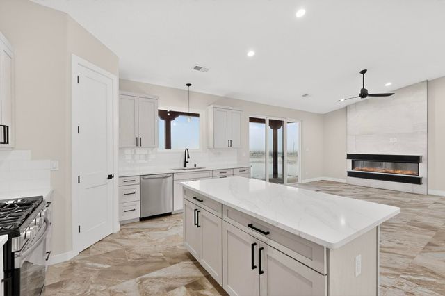 110 High Meadow Loop, Edgewood, NM 87015