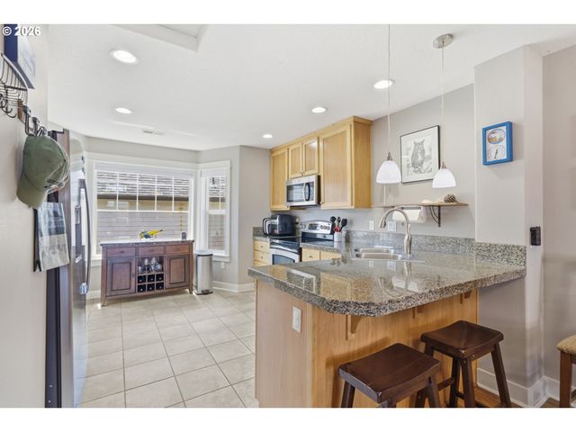 120 N 3RD Ave, Rockaway Beach, OR 97136