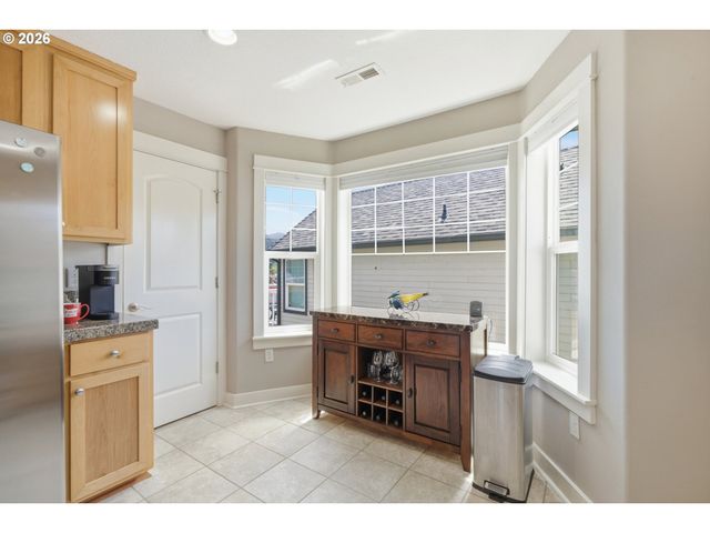 120 N 3RD Ave, Rockaway Beach, OR 97136