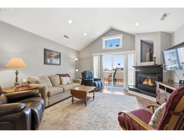 120 N 3RD Ave, Rockaway Beach, OR 97136