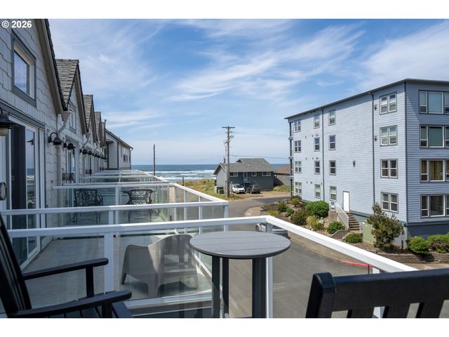 120 N 3RD Ave, Rockaway Beach, OR 97136