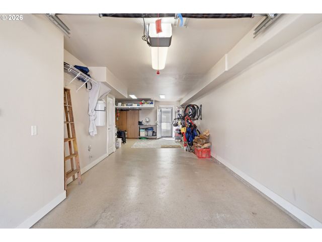 120 N 3RD Ave, Rockaway Beach, OR 97136