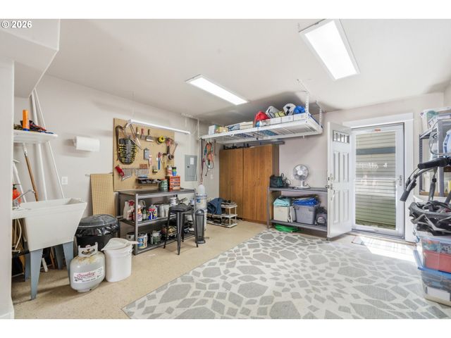 120 N 3RD Ave, Rockaway Beach, OR 97136
