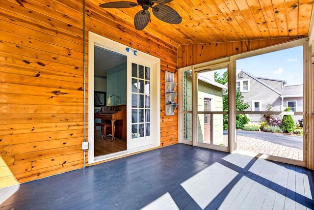 824 S WEIMAR STREET, Appleton, WI 54915
