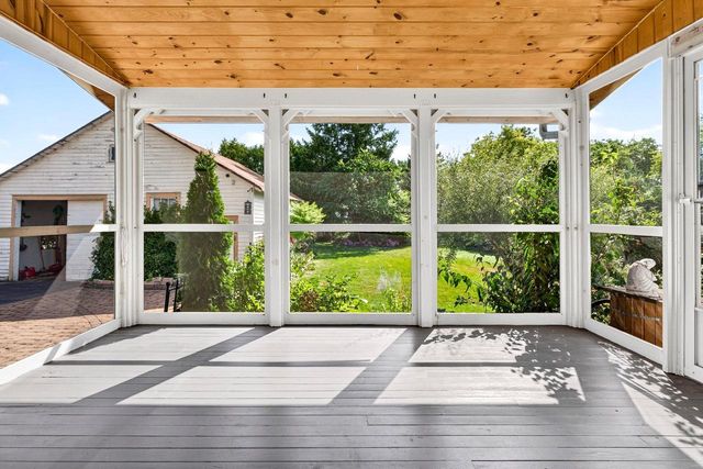 824 S WEIMAR STREET, Appleton, WI 54915