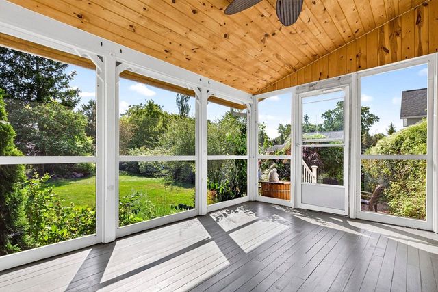 824 S WEIMAR STREET, Appleton, WI 54915
