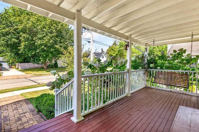 824 S WEIMAR STREET, Appleton, WI 54915