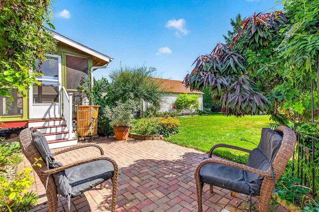 824 S WEIMAR STREET, Appleton, WI 54915